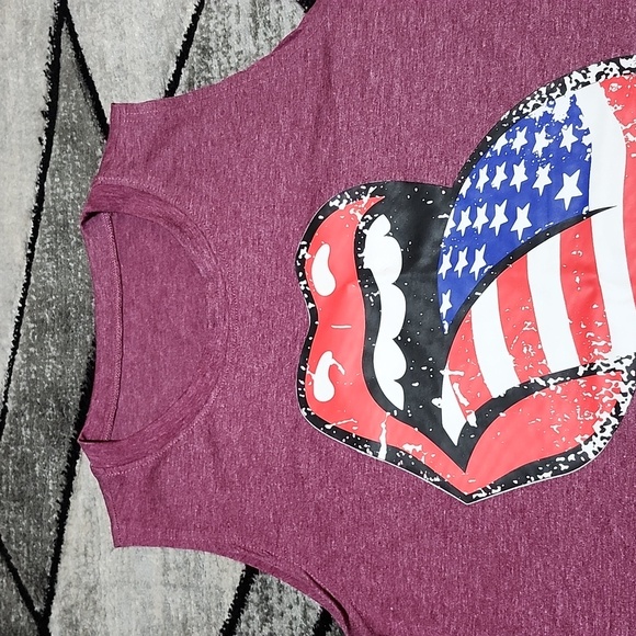 DIANE'S BOUTIQUE PATRIOTIC STARS & STRIPES MOUTH TOUGUE MAROON LARGE TANK-TOP - Picture 2 of 10